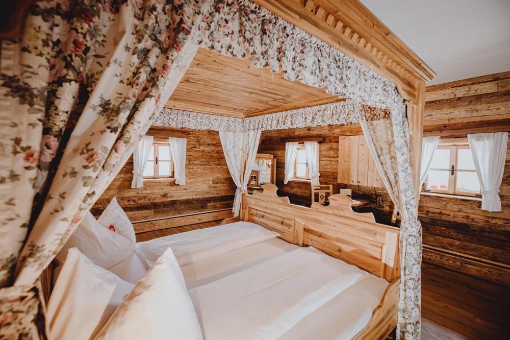 Roanwirt Hotel Sankt Lorenzen im Murztal Luaran gambar